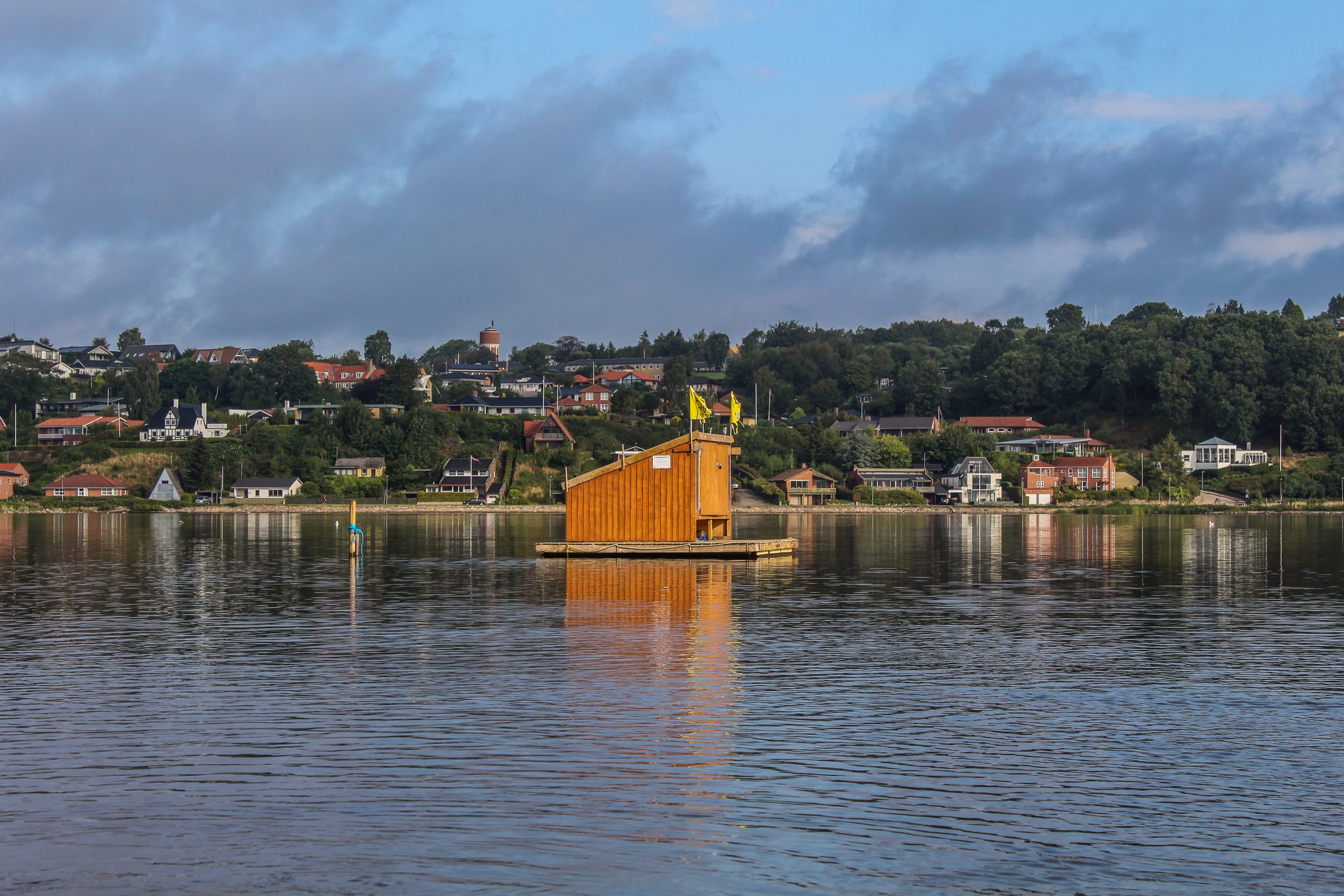 Sov i et flydende shelter på Mariagerfjord | Danmarks smukkeste fjord