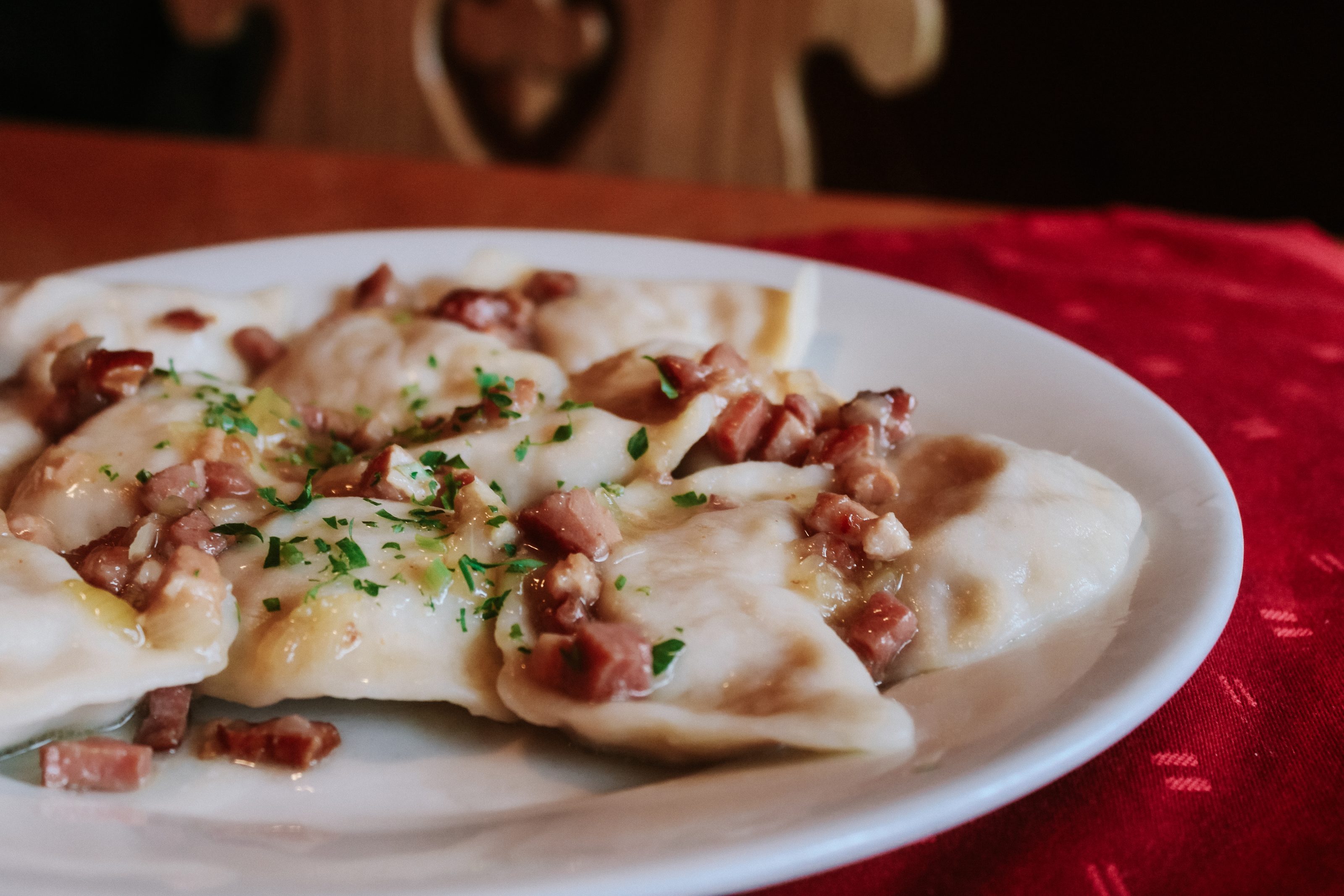 3 gode spisesteder i Krakow | Billig gourmet & opskrift på polske pierogi